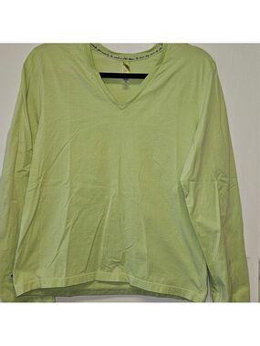 HUE Light Green LS Top Size M